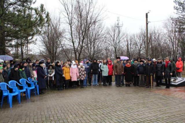 30 января в поселке Парковом прошло торжественное мероприятие у памятника погибших воинам «Памятное утро 43-го»,