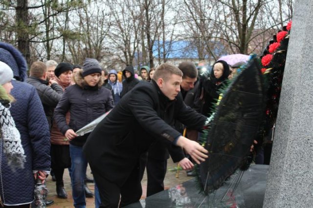 30 января в поселке Парковом прошло торжественное мероприятие у памятника погибших воинам «Памятное утро 43-го»,