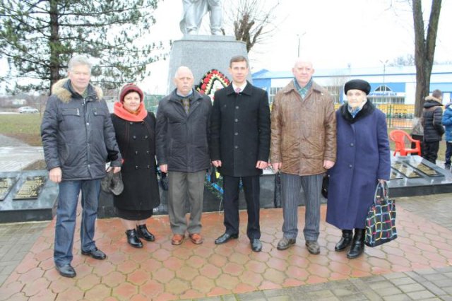 30 января в поселке Парковом прошло торжественное мероприятие у памятника погибших воинам «Памятное утро 43-го»,