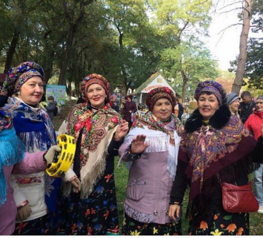 4 ноября в парковой зоне городского Дворца культуры «Кубанский дворик» встречал многочисленных гостей