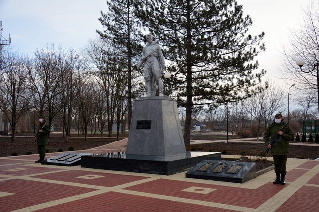 Сегодня в поселке Парковом состоялось торжественное мероприятие, посвященное 78-й Годовщине со дня освобождения города Тихорецка и Тихорецкого района от немецко-фашистских захватчиков