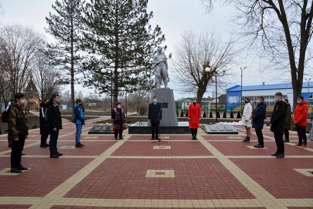 Сегодня в поселке Парковом состоялось торжественное мероприятие, посвященное 78-й Годовщине со дня освобождения города Тихорецка и Тихорецкого района от немецко-фашистских захватчиков