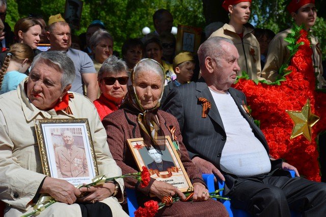 Греми, салют Победы!